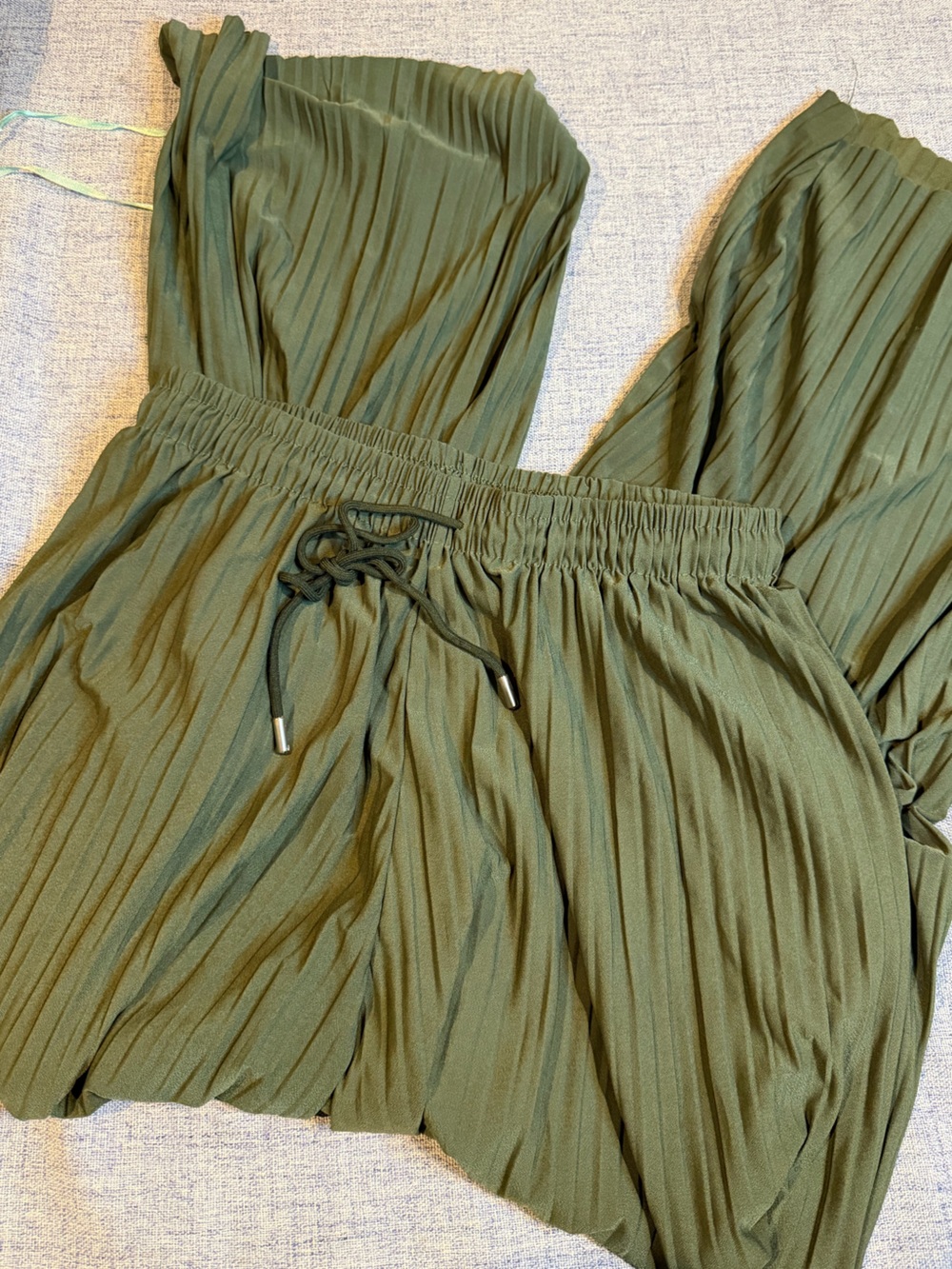 Women’s Olive Green Straight Leg Pleated Jumpsuit